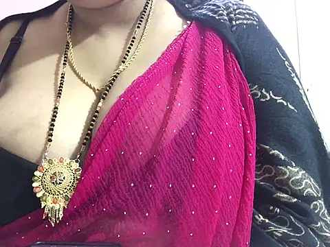 Snapshot of Desi_bhabhiii chatting on 01.08.25 Desi bhabhiii online show from 01.08.25