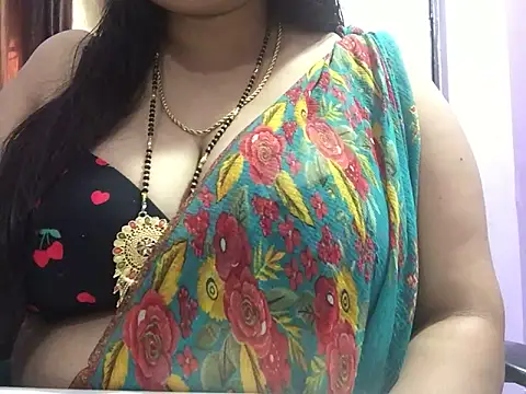 Snapshot of Desi_bhabhiii chatting on 02.12.25 Desi bhabhiii online show from 02.12.25