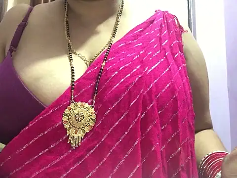 Snapshot of Desi_bhabhiii chatting on 02.18.25 Desi bhabhiii online show from 02.18.25