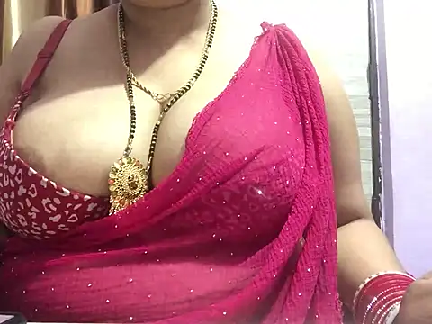 Snapshot of Desi_bhabhiii chatting on 02.21.25 Desi bhabhiii online show from 02.21.25