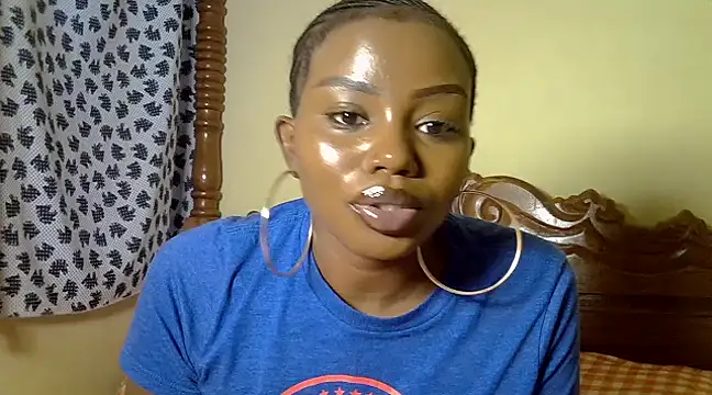 Snapshot of juicyblaqebony chatting on 02.27.25 juicyblaqebony online show from 02.27.25