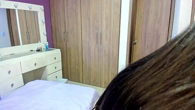 Medelynevans1 online show from 11.14.25