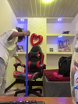  luna torres online show from 04.18.26