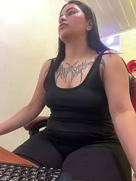  luna torres online show from 04.20.26