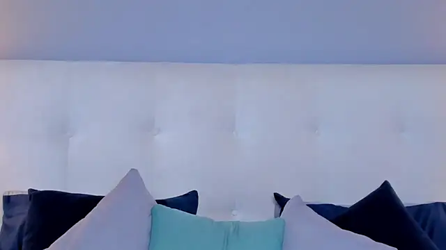 SaraaJhonsonn online show from 02.12.25