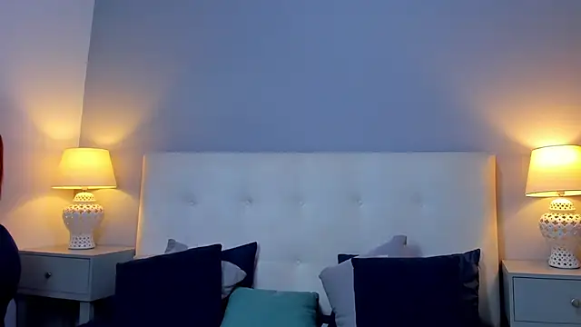 SaraaJhonsonn online show from 09.11.25