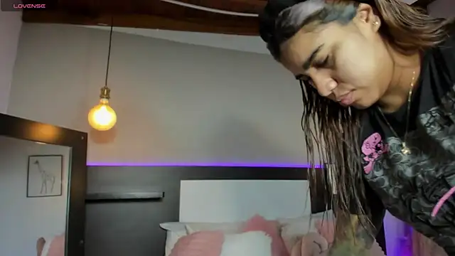 SaraaJhonsonn online show from 03.21.26