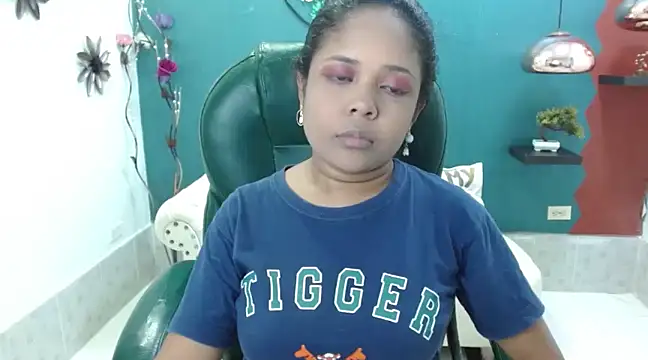 Snapshot of Melikasweetz chatting on 12.12.24 Melikasweetz online show from 12.12.24