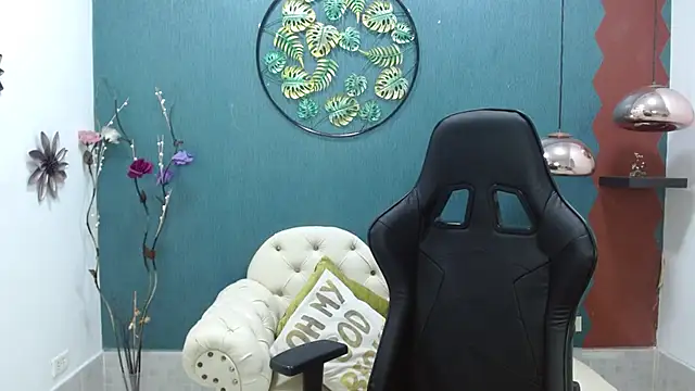 Snapshot of Melikasweetz chatting on 03.18.25 Melikasweetz online show from 03.18.25