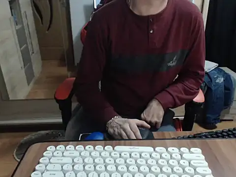 uncutguy01 online show from 11.06.25