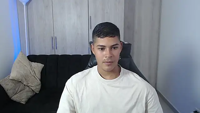 Snapshot of Iamdylan777 chatting on 10.23.25 Iamdylan777 online show from 10.23.25