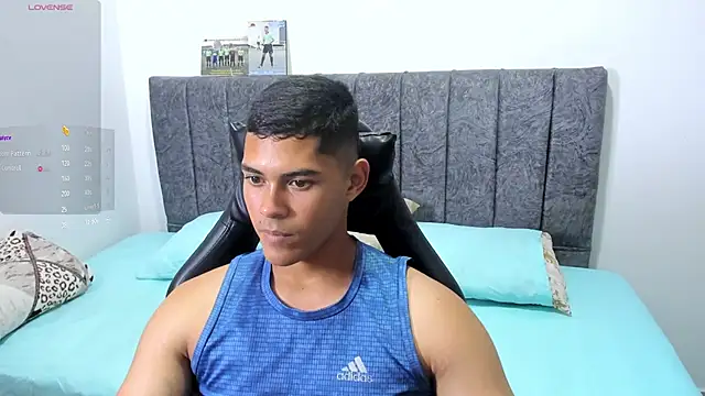 Snapshot of Iamdylan777 chatting on 11.26.25 Iamdylan777 online show from 11.26.25