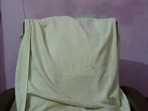 Snapshot of SHONALI_ chatting on 12.13.24 SHONALI online show from 12.13.24