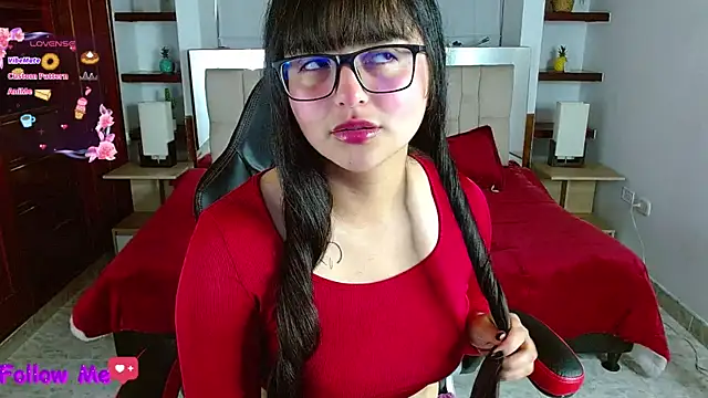 scarlleth  online show from 03.17.25