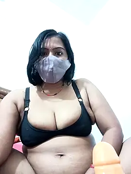 Snapshot of nitasahu chatting on 02.15.25 nitasahu online show from 02.15.25