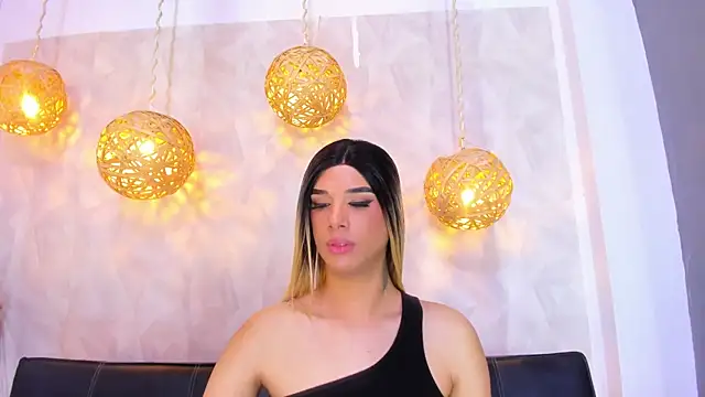 victoria aleia  online show from 01.15.25