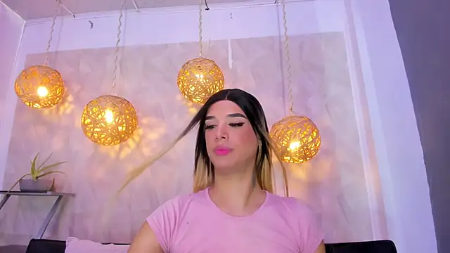 victoria aleia  online show from 01.22.25