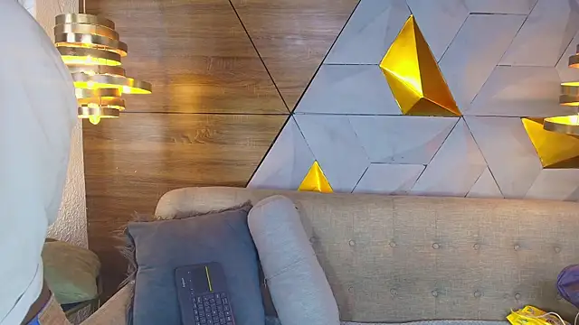 Snapshot of sarah_banks1 chatting on 03.20.25 sarah banks1 online show from 03.20.25