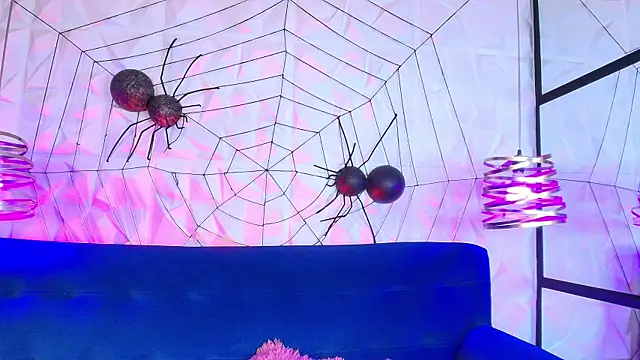 Snapshot of sarah_banks1 chatting on 12.15.25 sarah banks1 online show from 12.15.25