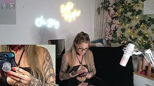 Snapshot of Tatjana_Sue chatting on 12.02.24 Tatjana Sue online show from 12.02.24