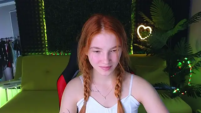 Snapshot of erikabrian chatting on 12.12.24 erikabrian online show from 12.12.24