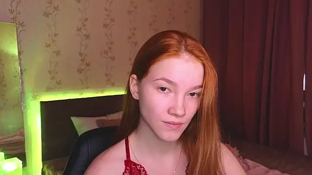 Snapshot of erikabrian chatting on 12.19.24 erikabrian online show from 12.19.24