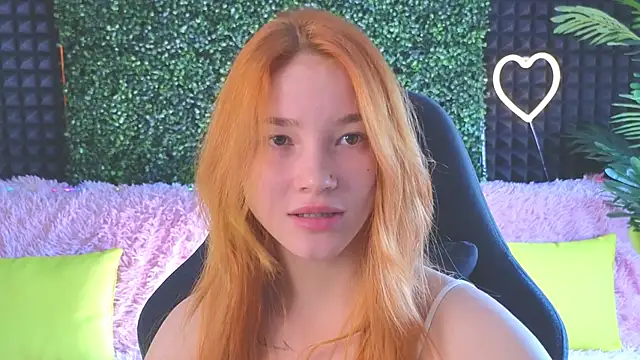 Snapshot of erikabrian chatting on 10.01.25 erikabrian online show from 10.01.25