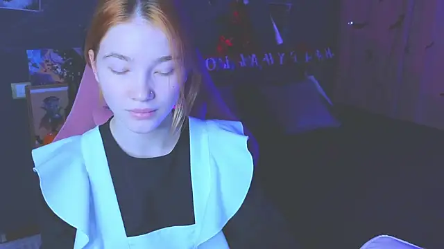 Snapshot of erikabrian chatting on 10.25.25 erikabrian online show from 10.25.25