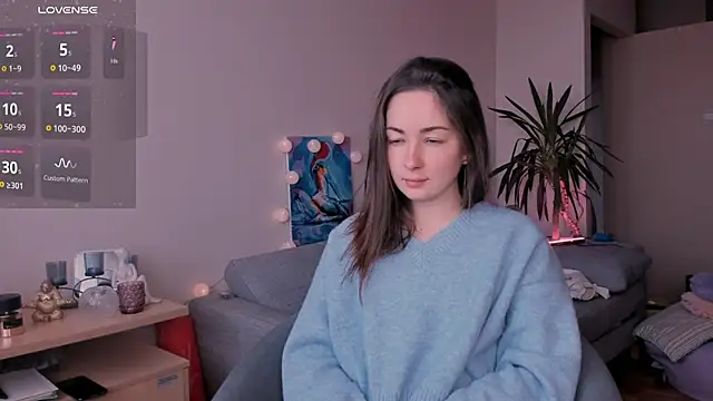 cClandesTina online show from 12.19.24