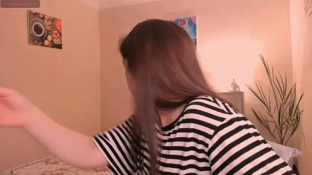 cClandesTina online show from 10.14.25