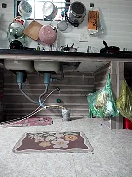 Haralushiaaa online show from 10.28.25