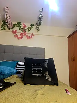 Snapshot of Sexxy_mariana chatting on 10.28.25 Sexxy mariana online show from 10.28.25