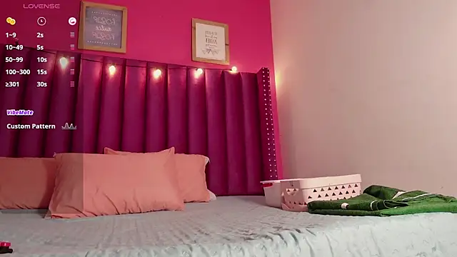 littleebluee online show from 09.17.25