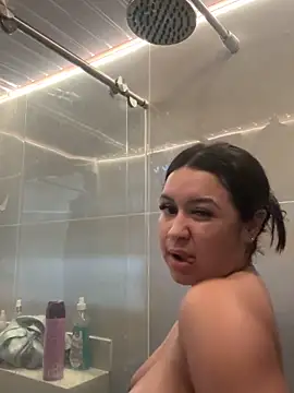 Pretty Isadora online show from 01.15.26