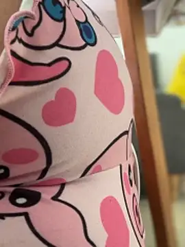 Pretty Isadora online show from 04.12.26