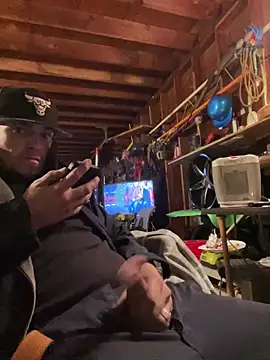 Snapshot of joeycbigcock chatting on 12.04.24 joeycbigcock online show from 12.04.24