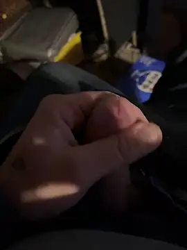 Snapshot of joeycbigcock chatting on 12.10.24 joeycbigcock online show from 12.10.24