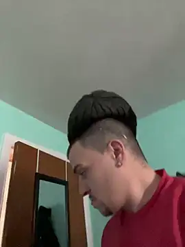 Snapshot of joeycbigcock chatting on 12.25.24 joeycbigcock online show from 12.25.24