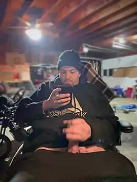 Snapshot of joeycbigcock chatting on 01.05.25 joeycbigcock online show from 01.05.25