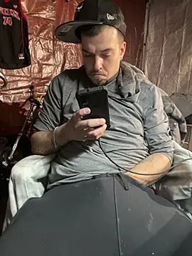 Snapshot of joeycbigcock chatting on 01.14.25 joeycbigcock online show from 01.14.25