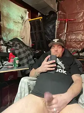 Snapshot of joeycbigcock chatting on 01.18.25 joeycbigcock online show from 01.18.25