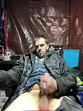 Snapshot of joeycbigcock chatting on 02.22.25 joeycbigcock online show from 02.22.25