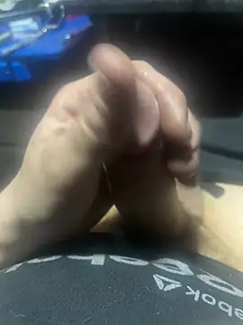 Snapshot of joeycbigcock chatting on 02.25.25 joeycbigcock online show from 02.25.25