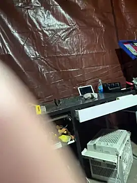 Snapshot of joeycbigcock chatting on 03.01.25 joeycbigcock online show from 03.01.25