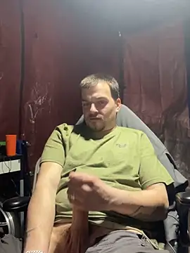 Snapshot of joeycbigcock chatting on 03.10.25 joeycbigcock online show from 03.10.25