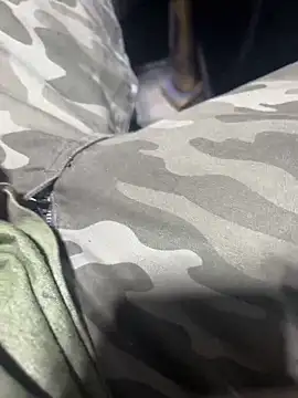 Snapshot of joeycbigcock chatting on 03.11.25 joeycbigcock online show from 03.11.25