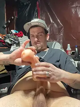 Snapshot of joeycbigcock chatting on 03.15.25 joeycbigcock online show from 03.15.25