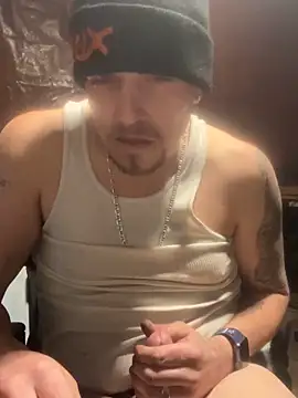 Snapshot of joeycbigcock chatting on 03.17.25 joeycbigcock online show from 03.17.25