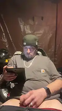 Snapshot of joeycbigcock chatting on 03.22.25 joeycbigcock online show from 03.22.25