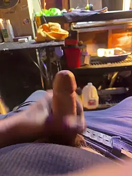 Snapshot of joeycbigcock chatting on 10.14.25 joeycbigcock online show from 10.14.25